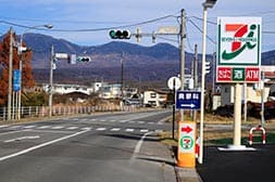 堀の信号を右折後、すぐ左折し県道191号線へ